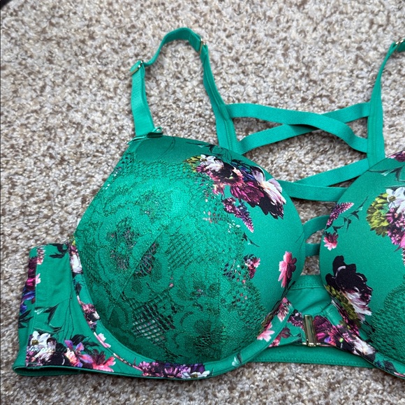 Cacique Green Floral Boost Plunge Bra 44B - Picture 2 of 6